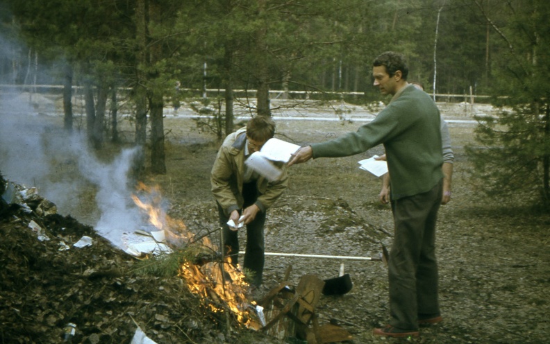 27. Fire - Bychkov burning books